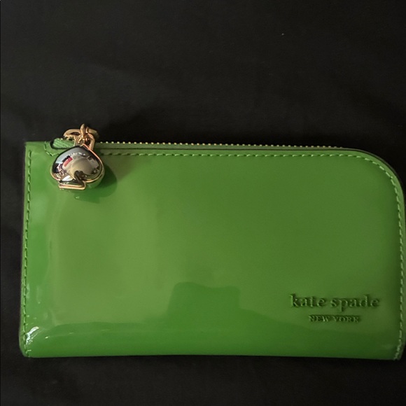 Kate Spade Devin Wallet - Picture 2 of 10